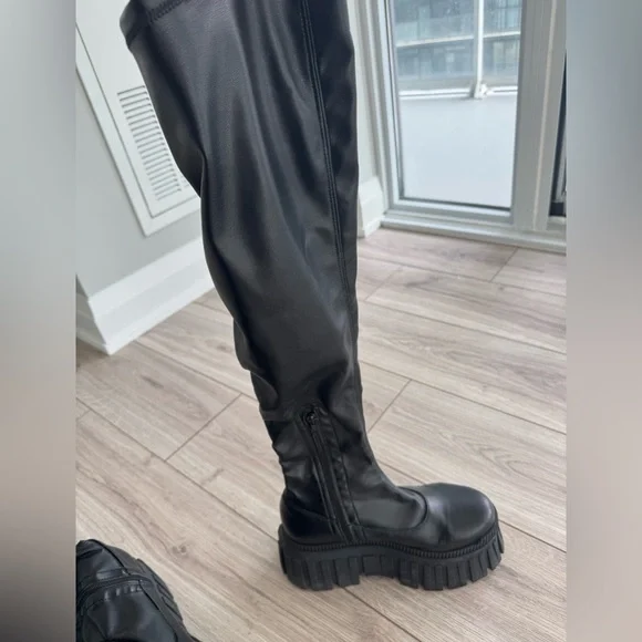 Letar Black Stretch Boots - Picture 7 of 13